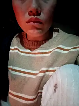 natra0033 online show from February 3, 10:37 pm