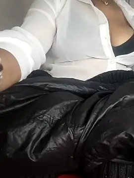 Priya-Singh8 online show from January 16, 6:12 pm