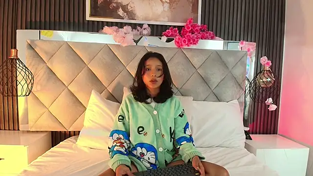 Snapshot of Real_virgin_Pussy chatting on May 13, 8:27 pm Real virgin Pussy online show from May 13, 8:27 pm