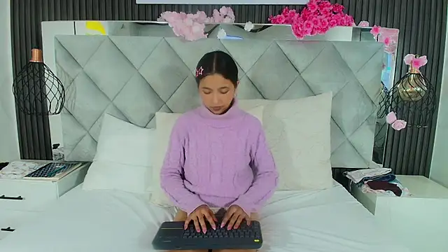 Snapshot of Real_virgin_Pussy chatting on May 29, 6:36 pm Real virgin Pussy online show from May 29, 6:36 pm
