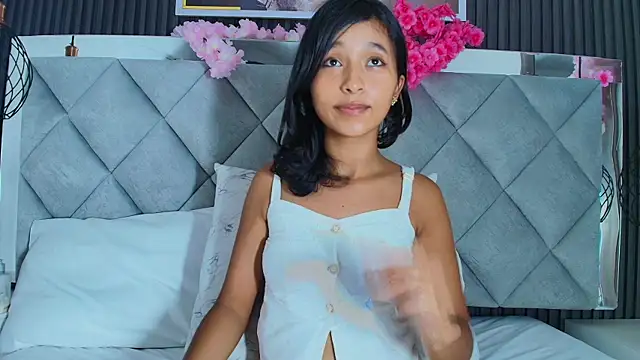 Snapshot of Real_virgin_Pussy chatting on April 28, 2:27 am Real virgin Pussy online show from April 28, 2:27 am