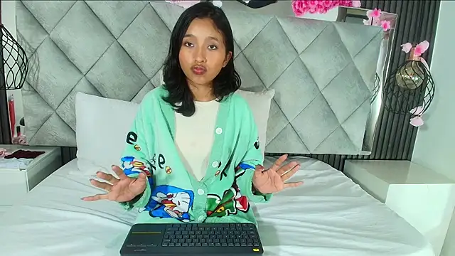 Snapshot of Real_virgin_Pussy chatting on May 26, 7:01 pm Real virgin Pussy online show from May 26, 7:01 pm