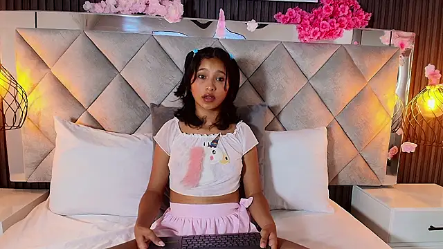 Real virgin Pussy online show from February 21, 7:49 pm