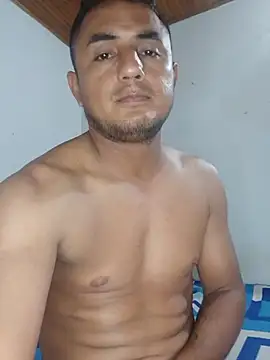 Snapshot of knox_zeque chatting on July 6, 9:28 pm knox zeque online show from July 6, 9:28 pm