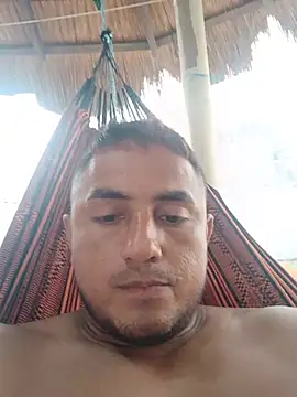 Snapshot of knox_zeque chatting on July 6, 12:45 pm knox zeque online show from July 6, 12:45 pm