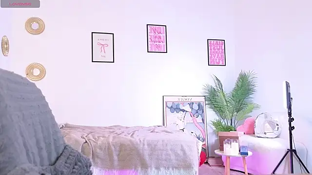 casey robbinss online show from March 7, 7:59 am