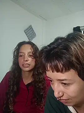 AlexxaAndRileyy online show from May 31, 6:09 pm