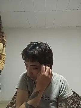 AlexxaAndRileyy online show from April 12, 4:16 am