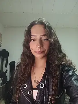 AlexxaAndRileyy online show from May 1, 7:19 pm