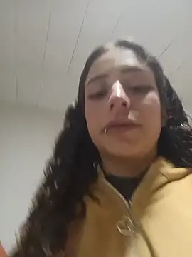 AlexxaAndRileyy online show from April 18, 9:48 pm