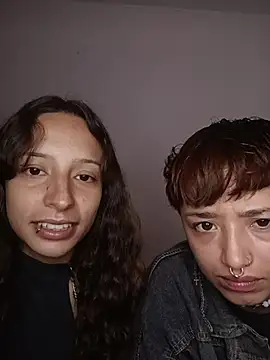 AlexxaAndRileyy online show from March 6, 3:07 pm