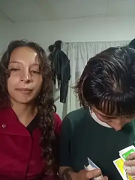 AlexxaAndRileyy online show from May 30, 4:12 pm