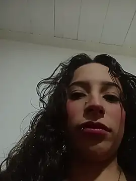 AlexxaAndRileyy online show from May 17, 8:31 pm
