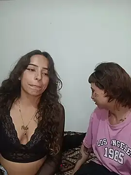 AlexxaAndRileyy online show from March 28, 6:14 am