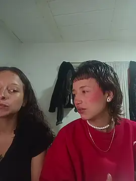 AlexxaAndRileyy online show from May 17, 4:34 am