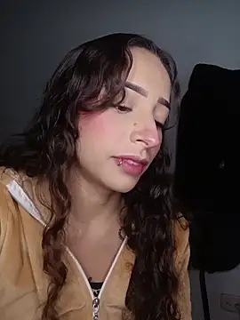 Snapshot of AlexxaAndRileyy chatting on February 18, 1:18 pm AlexxaAndRileyy online show from February 18, 1:18 pm