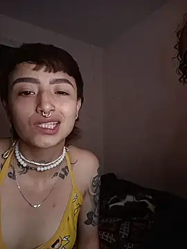 Snapshot of AlexxaAndRileyy chatting on February 25, 11:37 pm AlexxaAndRileyy online show from February 25, 11:37 pm