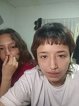 AlexxaAndRileyy online show from May 29, 3:40 pm