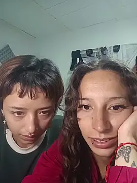 AlexxaAndRileyy online show from May 31, 4:57 pm