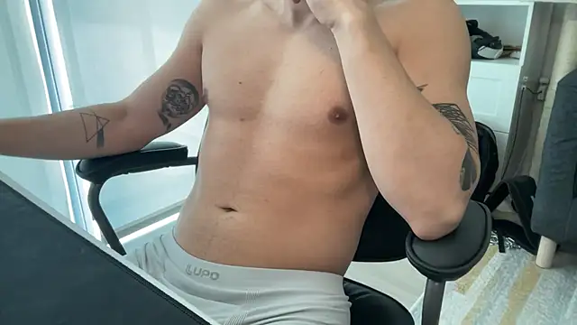 lukshof online show from February 6, 4:58 pm