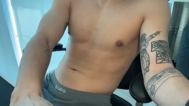 lukshof online show from February 4, 6:58 pm