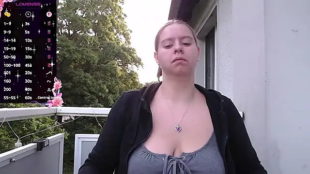 Mia lou05 online show from May 24, 4:23 am
