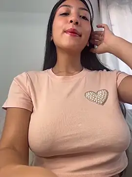 Snapshot of Mavi_roouse chatting on April 26, 2:14 pm Mavi roouse online show from April 26, 2:14 pm