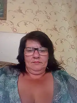 NysiOlsen online show from July 25, 1:50 pm