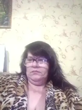 NysiOlsen online show from April 14, 6:02 pm