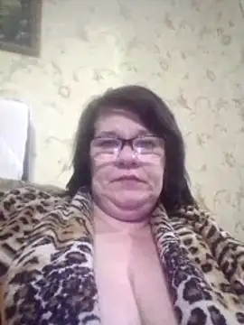 NysiOlsen online show from April 10, 7:43 pm