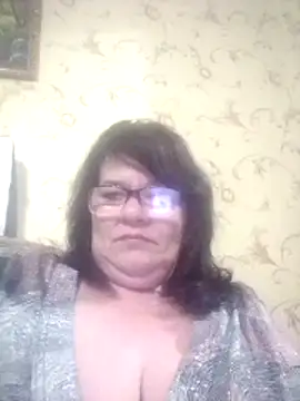 NysiOlsen online show from May 12, 5:52 pm