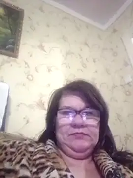 NysiOlsen online show from April 12, 6:44 pm