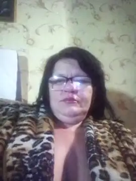 NysiOlsen online show from February 28, 8:52 pm