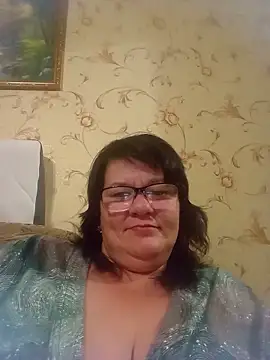 NysiOlsen online show from May 31, 6:42 pm