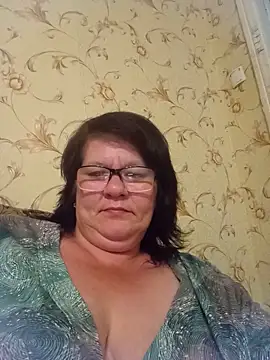 NysiOlsen online show from June 17, 4:28 pm
