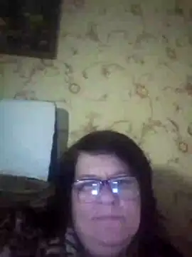 NysiOlsen online show from February 6, 9:44 pm