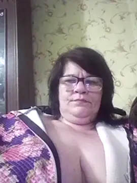 NysiOlsen online show from April 16, 9:39 pm