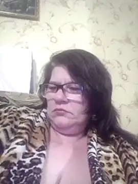 NysiOlsen online show from April 23, 5:47 pm