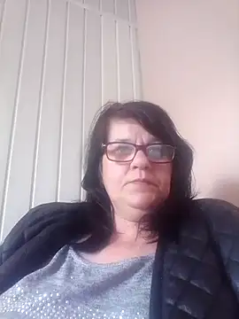 NysiOlsen online show from April 22, 7:15 am