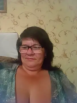 NysiOlsen online show from July 8, 2:18 pm