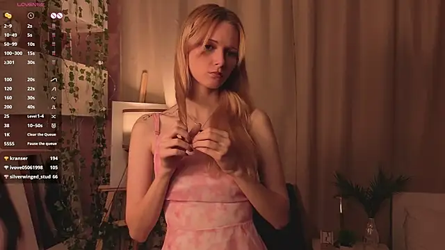 JuanaSumma online show from April 17, 6:05 am