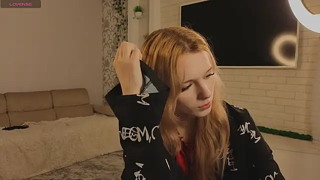 JuanaSumma online show from March 26, 6:11 am