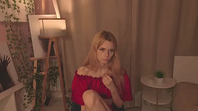 JuanaSumma online show from April 4, 6:09 am