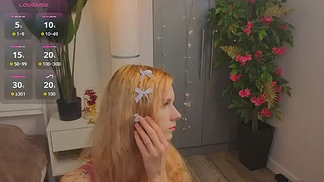 JuanaSumma online show from March 19, 6:13 am