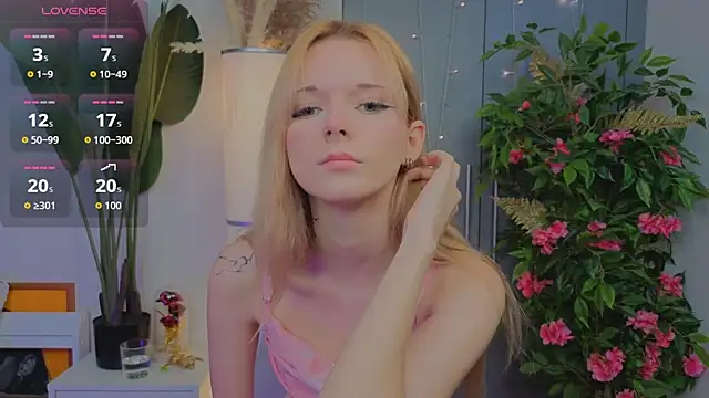 JuanaSumma online show from March 27, 6:11 am