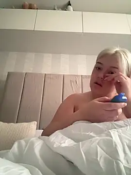 Snapshot of Princess-ivyxoxo chatting on April 27, 11:41 am Princess-ivyxoxo online show from April 27, 11:41 am