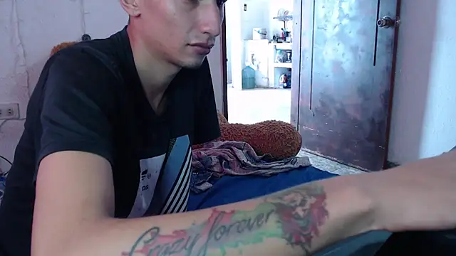 Chloe Candys online show from April 15, 5:17 pm