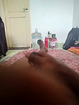 Snapshot of TamilBoy3007 chatting on February 16, 10:25 am TamilBoy3007 online show from February 16, 10:25 am