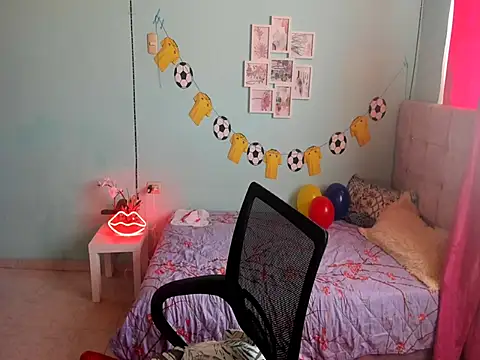 Snapshot of talia_mystic chatting on June 20, 12:54 pm talia mystic online show from June 20, 12:54 pm