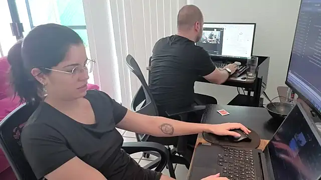 lustfulc99 online show from April 10, 9:11 pm